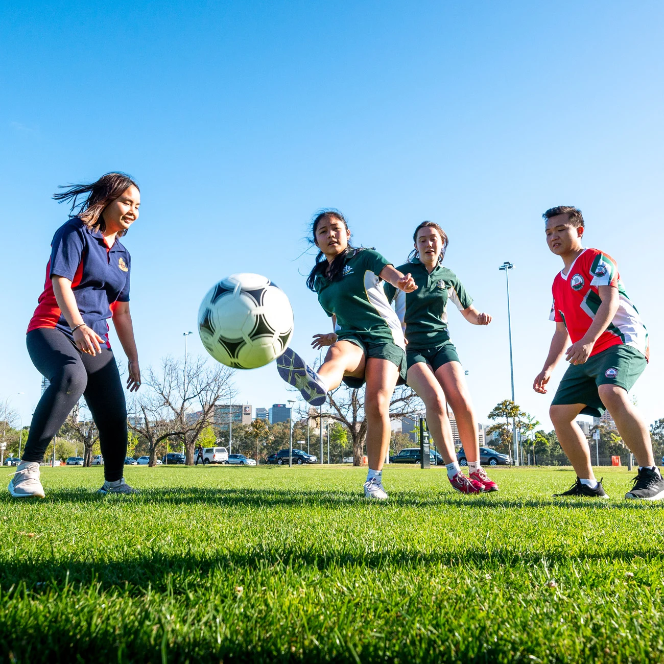 员以精准的 员以精准的